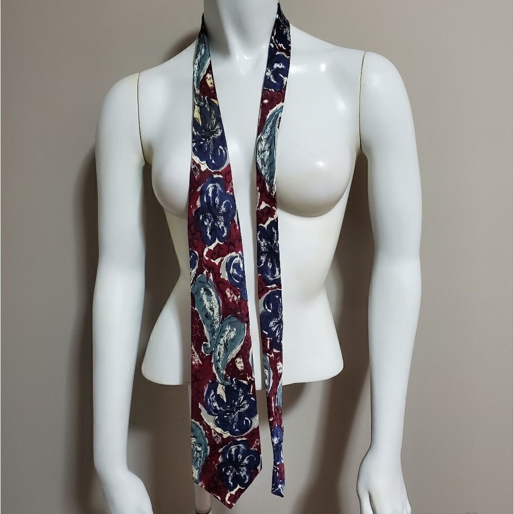 Gildners Red & Blue Floral Silk Tie